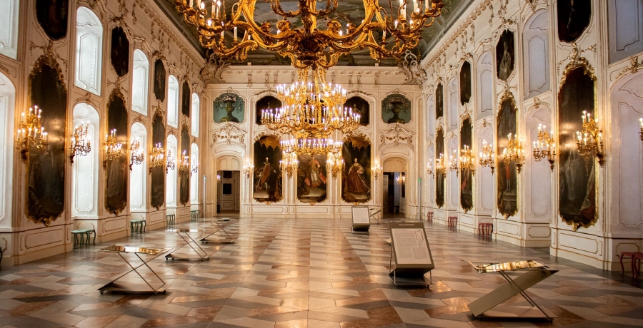 Hofburg Innsbruck Festsaal - Bild Karussell