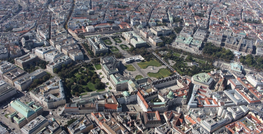 Luftaufnahme_BHÖ_Hofburg Wien_Grüssl