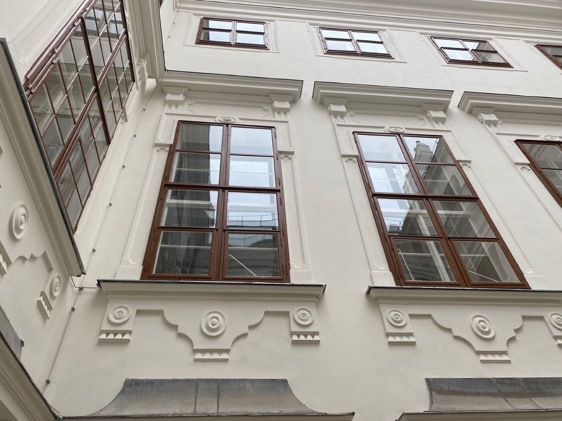 Marschallhof Fenster- und Fassadenfront